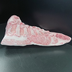 三角形の形をした和牛三角バラ