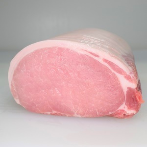 やわらかい桜色のもち豚本ロース